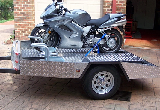 Get 24/7 motorcycle towing services